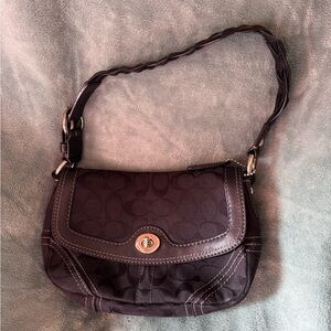 Vintage Coach Chelsea Signature C
Braided Flap Brown Patterned
Shoulder Bag y2k